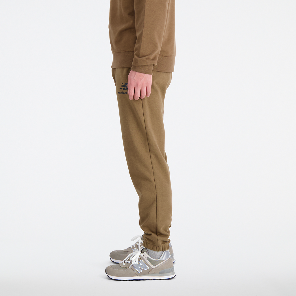 New Balance Essentials Stacked Logo Sweatpant in BRAUN