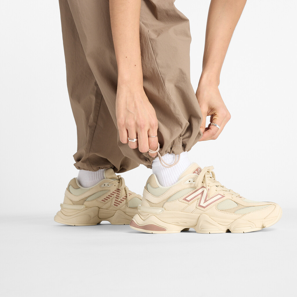 New Balance - W Nylon Cargo Pant - light mushroom