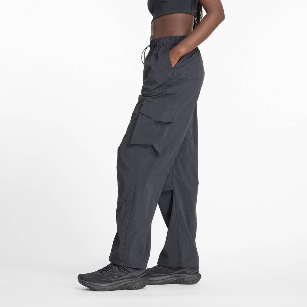 New Balance - W Nylon Cargo Pant - black