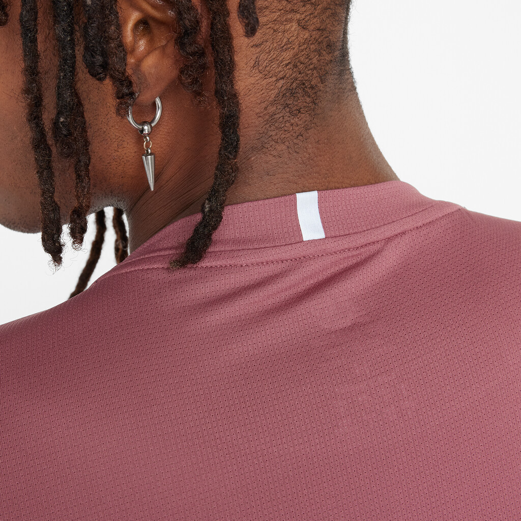 New Balance - Core Run Short Sleeve - washed burgundy