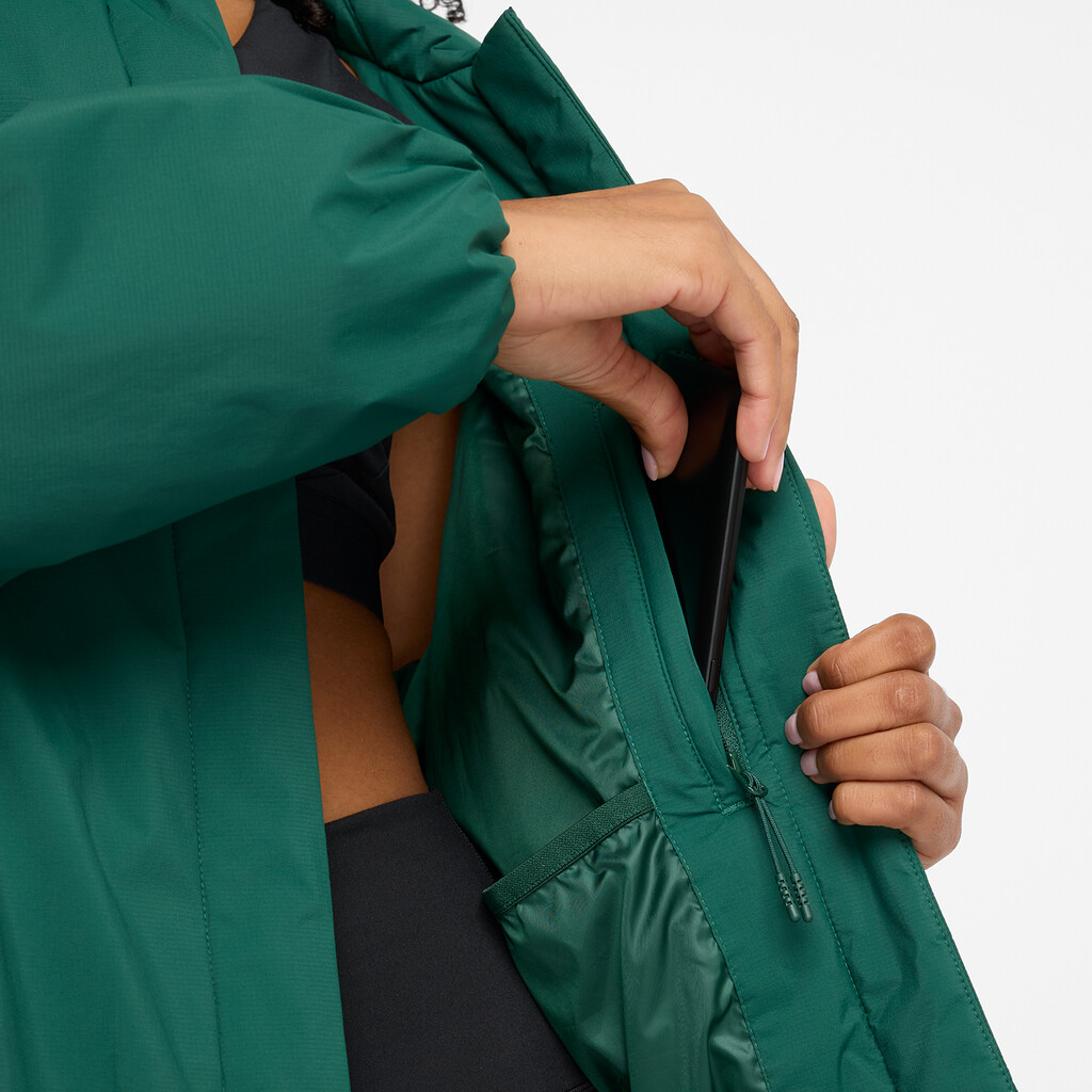 New Balance - W Coaches Jacket - nightwatch green