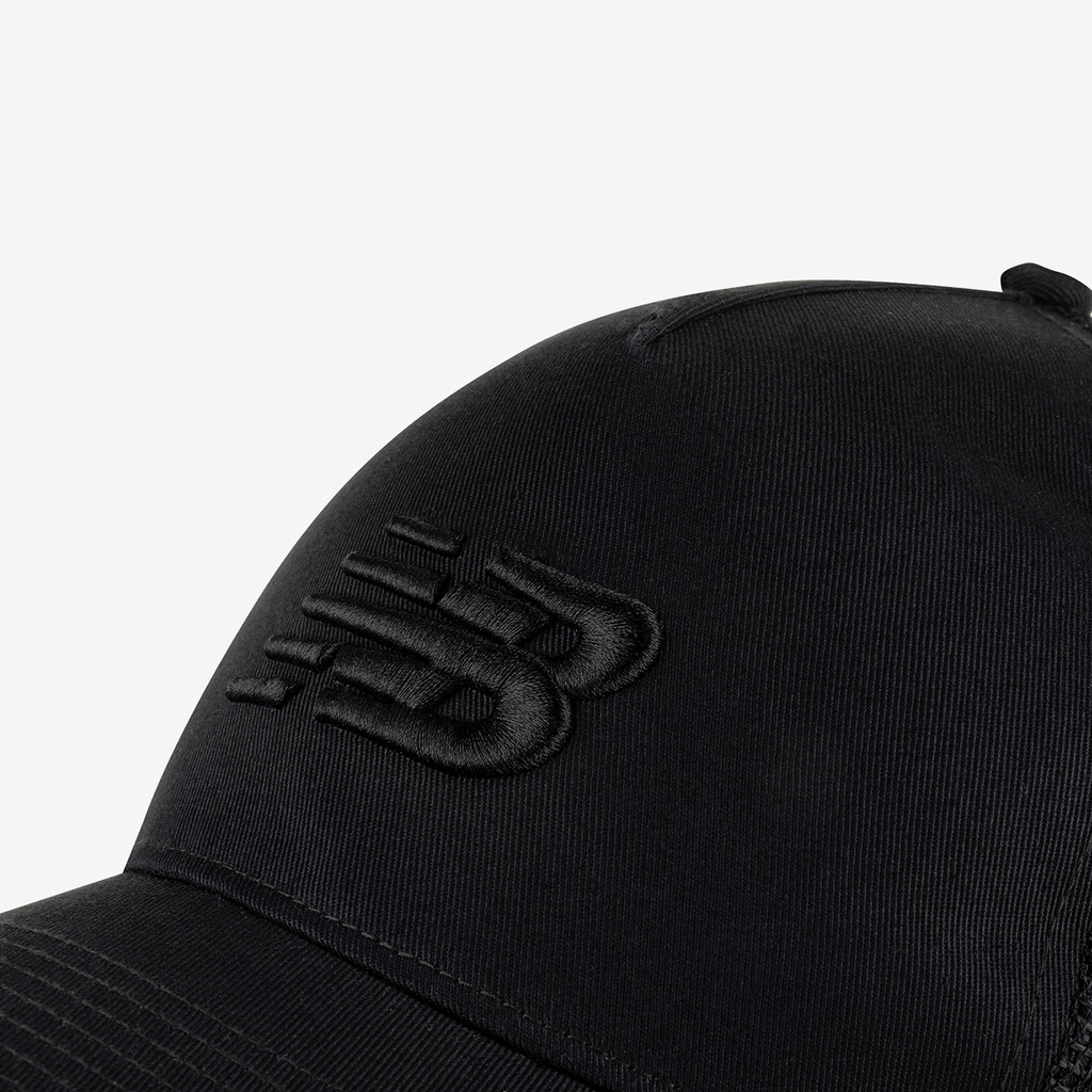 New Balance - Sport Essentials Trucker Hat - black/black